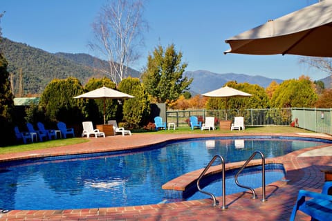 Swimming pool, Swimming pool