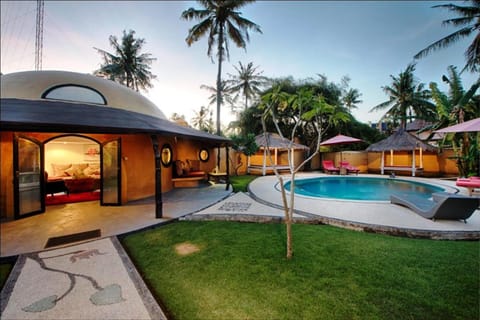 Garden, Balcony/Terrace, Seating area, Swimming pool
