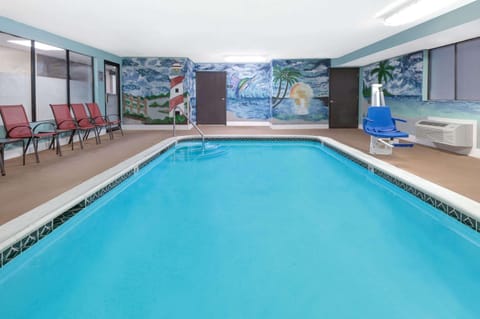 On site, Pool view, Swimming pool, Swimming pool