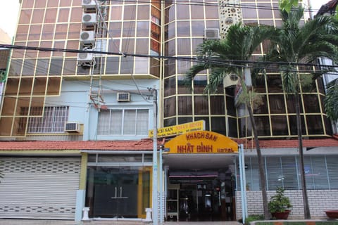 Property building, Facade/entrance, Property logo or sign
