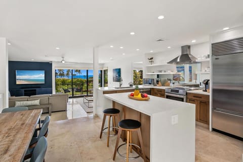 Wailea Elua Village 803, Ocean Views, Modern Reno House in Wailea
