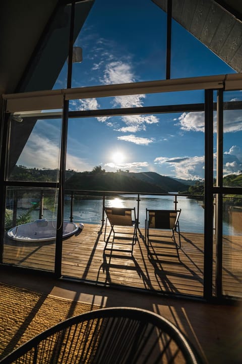 View (from property/room), Balcony/Terrace, Lake view