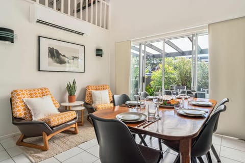 Living room, Seating area, Dining area
