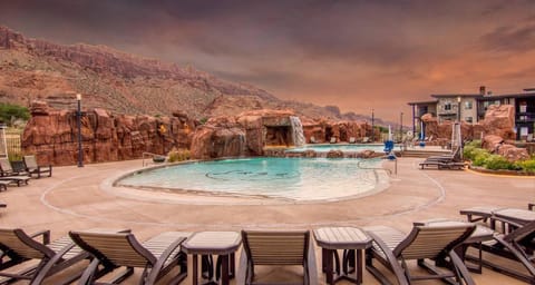 Mountain view, Pool view, Swimming pool, sunbed