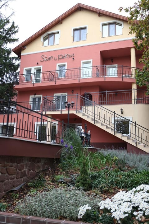 Facade/entrance