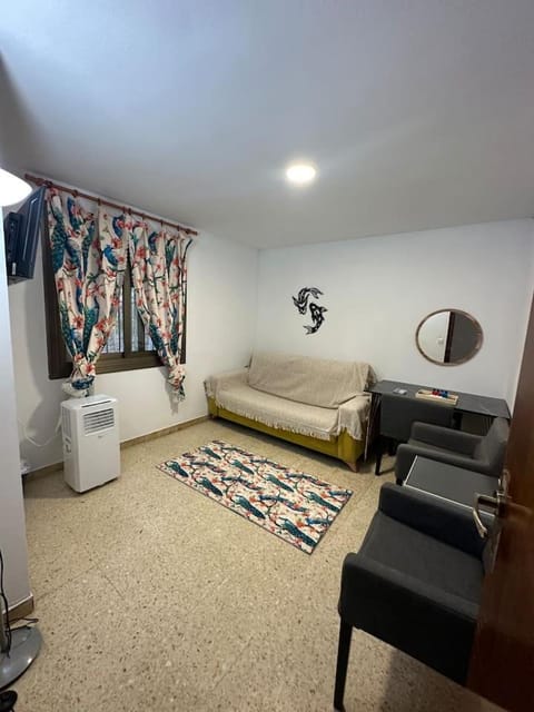 Living room, Photo of the whole room