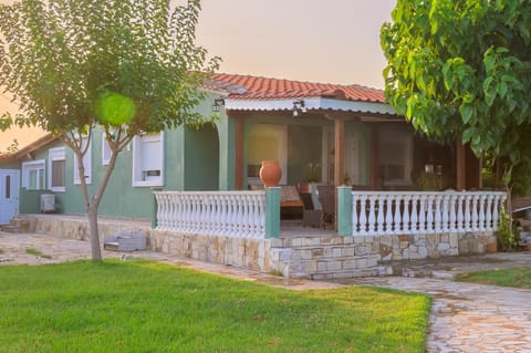 Property building, Garden, Garden view