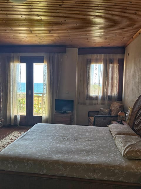 Villa Maron - Platanitis Beach House in Evros, Greece