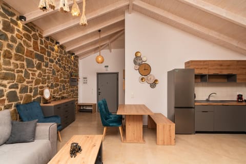 Kitchen or kitchenette, Living room, Seating area