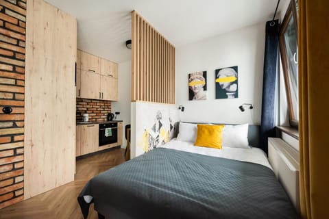 Bed, Kitchen or kitchenette, Living room, Photo of the whole room, Seating area, Bedroom, minibar, pet friendly, stove