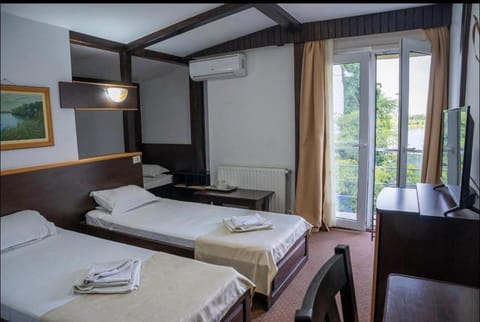 TV and multimedia, Bedroom, towels, air conditioner