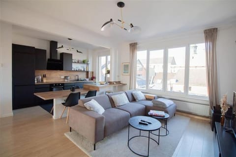 Kitchen or kitchenette, Living room, Seating area