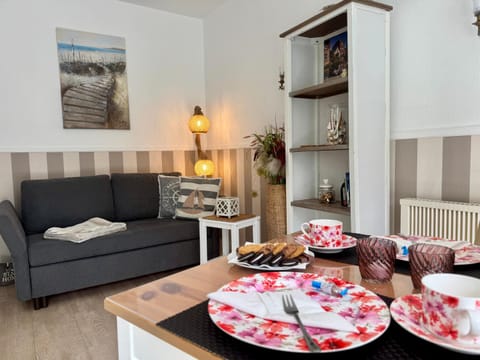 Living room, Dining area, furniture