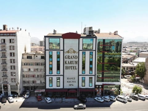 Property building, Restaurant/places to eat, Swimming pool, Breakfast