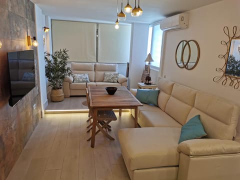 TV and multimedia, Living room, Dining area, heating, internet, air conditioner