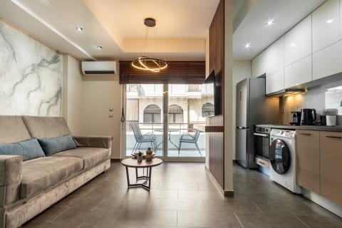 Coffee/tea facilities, Kitchen or kitchenette, Living room, Seating area, pet friendly