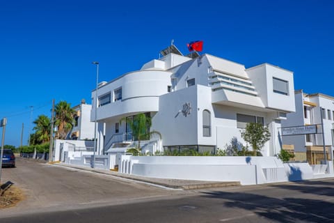 Property building, Day, Street view