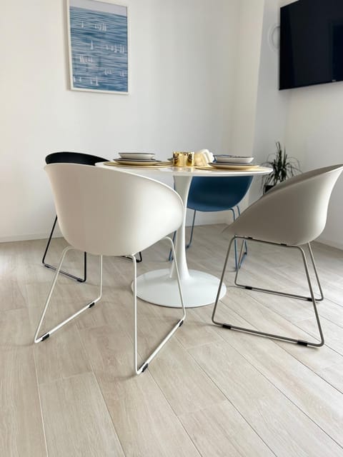 TV and multimedia, Dining area