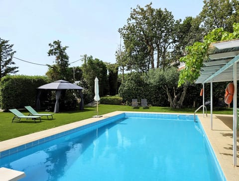 Garden, Garden view, Pool view, Swimming pool, sunbed