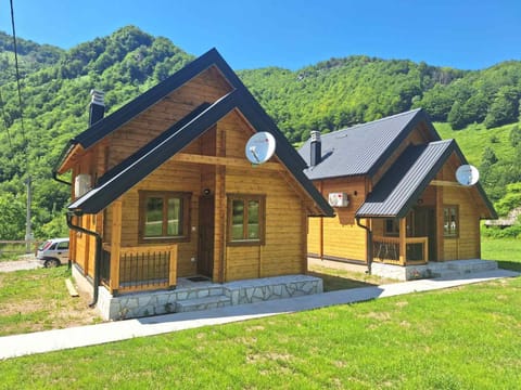 Riverland Cottage 1 House in Montenegro
