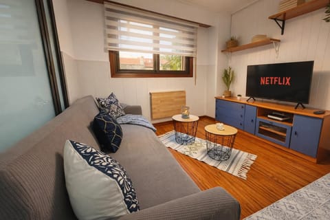 Communal lounge/ TV room, TV and multimedia, Living room, Dining area, internet