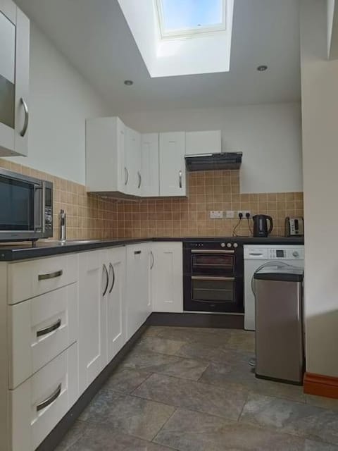 A nicely presented friendly comfortable ECO cottage Apartment in Stroud District