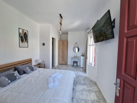 TV and multimedia, Photo of the whole room, towels