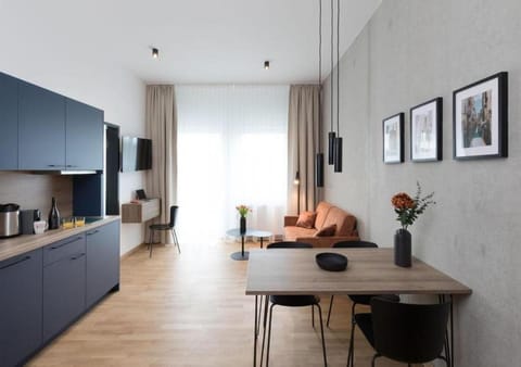 Kitchen or kitchenette, Seating area, Dining area