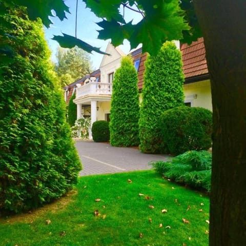 Facade/entrance, Garden