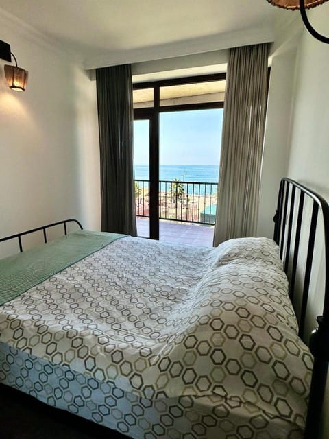Bed, View (from property/room), Sea view