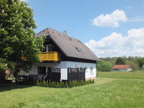 Property building, Spring, Day, Garden