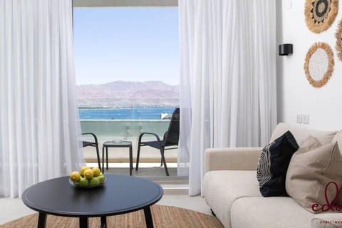View (from property/room), Balcony/Terrace, Living room, Sea view