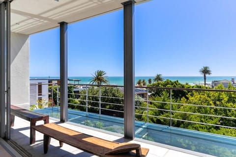 Ocean view luxury villa with pool - Camps Bay Villa in Camps Bay