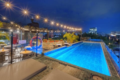 Nearby landmark, Restaurant/places to eat, Night, Bird's eye view, Garden, Massage, Massage, Balcony/Terrace, City view, Garden view, Mountain view, Pool view, Swimming pool, Breakfast, Breakfast, Sunset, sunbed