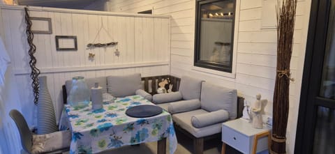 Property building, Seating area