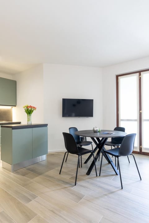 TV and multimedia, Seating area, Evening entertainment