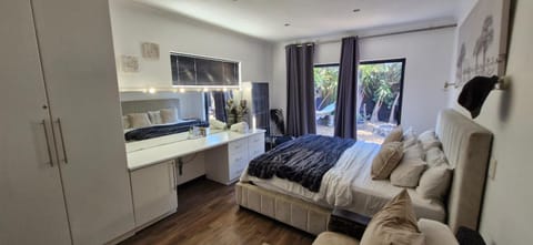 Spacious home in Cape Towns Blouberg area Villa in Cape Town