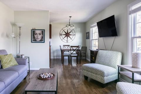 3 Bedroom Cottage Only 3 Miles from Downtown House in East Nashville