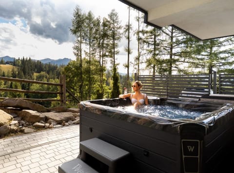 Day, People, Natural landscape, Hot Tub, Mountain view, group of guests