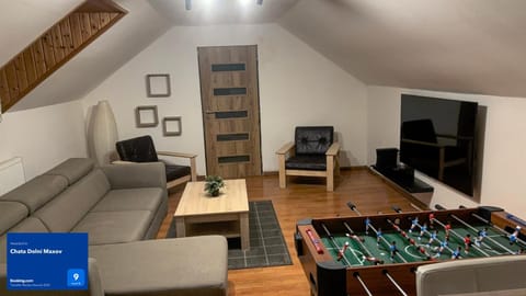 Communal lounge/ TV room, Game Room, TV and multimedia, Living room, Seating area, Evening entertainment