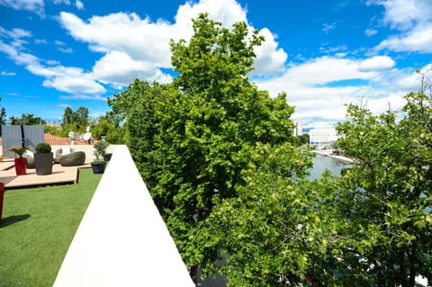 View (from property/room), Balcony/Terrace