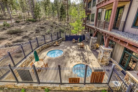 Snowscape Serenity Apartment in Northstar Drive