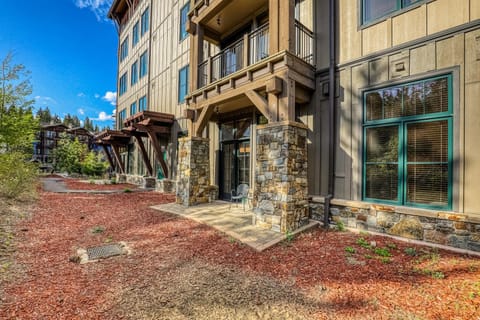 Snowscape Serenity Apartment in Northstar Drive