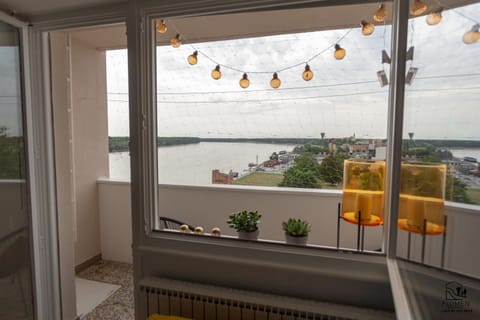 Balcony/Terrace, City view, River view