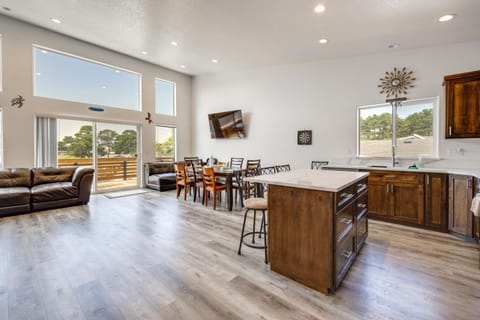 Lincoln City Vacation Home Near Beaches and Casinos House in Devils Lake