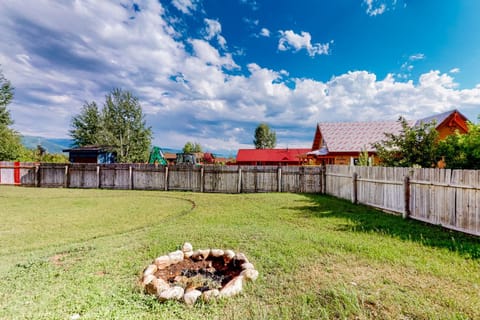 Hike, Golf and Explore Driggs Home with Patio and Grill House in Driggs