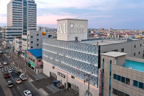 Property building, Neighbourhood, City view, Street view