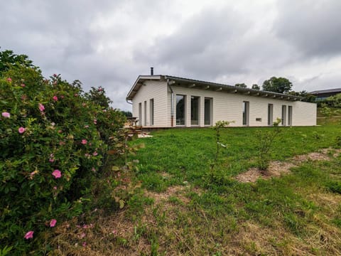 Gîte rénové avec terrasse, randonnées et activités culturelles en Haute-Loire - FR-1-582-470 House in Provence-Alpes-Côte d'Azur