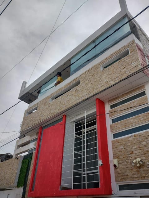 Casa Vázquez , "Como en casa" , hospédate con nosotros y recibirás una atención personalizada, servicio y confort nos distingue. House in Pachuca