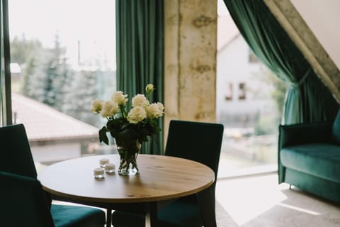 Living room, Seating area, Dining area